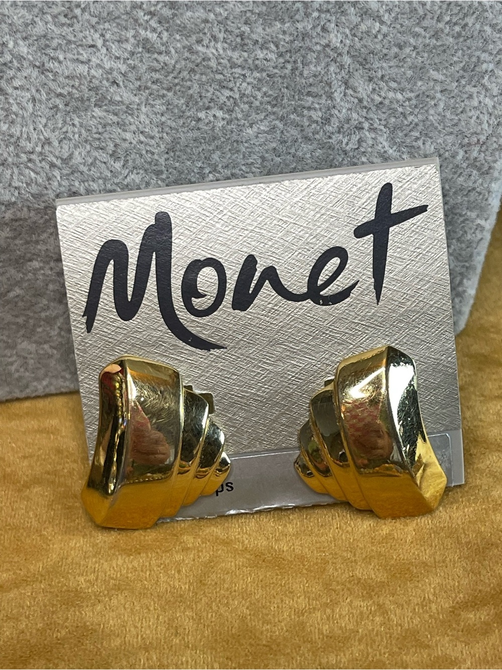 Vintage Monet clip on earrings